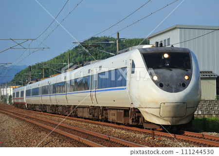Hokuriku Main Line Tsubata-Morimoto JR West 681 series W04 (Kanazawa) + Hokuetsu Express N12 formation Hakutaka Hokuriku Main Line Tsubata-Morimoto JR West 681 series W04 (Kanazawa) + Hokuetsu Express N12 formation Hakutaka 111244530