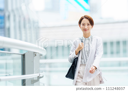 Career woman commuting Career woman commuting 111248037
