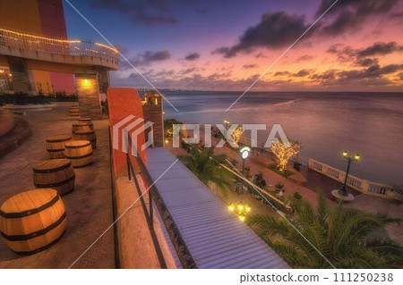 沖繩縣北谷町美國村的晚上 沖繩縣北谷町美國村的晚上 111250238