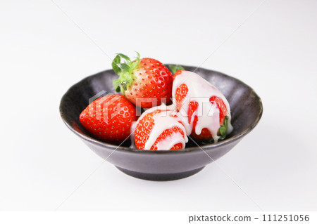 新鮮草莓加煉乳 111251056