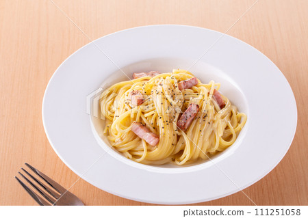 pasta to carbonara 111251058