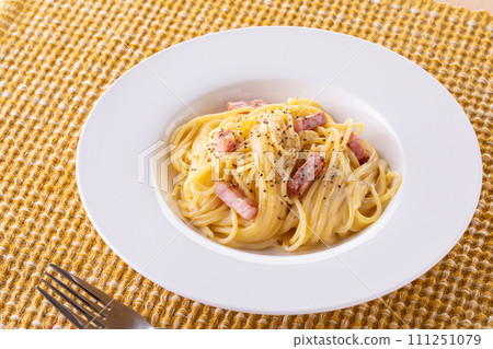 pasta to carbonara 111251079