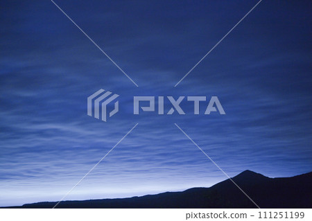 漂浮在月光下的千寶七本山 111251199