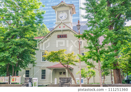 札幌鐘樓（原札幌農業大學武術館），是札幌的象徵，也是北海道札幌市的熱門旅遊景點。 111251360