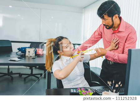 The boss or supervisor is harassing and hurting a female employee. Causing young employees to resist because they are uncomfortable and afraid of being sexually abused. Concept of sexual harassment in The boss or supervisor is harassing and hurting a female employee. Causing young employees to resist because they are uncomfortable and afraid of being sexually abused. Concept of sexual harassment in 111252328