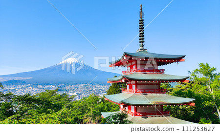 清新的綠意和富士山(新倉山淺間公園) 清新的綠意和富士山(新倉山淺間公園) 111253627