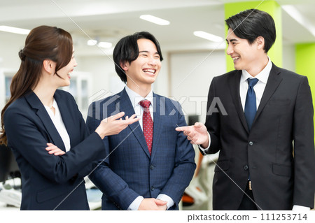 商務團隊聊天 商務團隊聊天 111253714