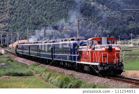 1991 DE15 at the rear of an SL train near Ishio Station on the Fukuchiyama Line 111254051