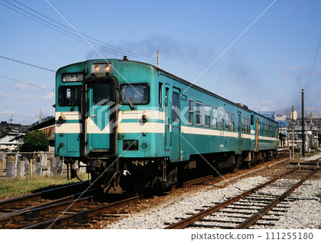 1998年加古川線藥神站的Kiha 37 111255180