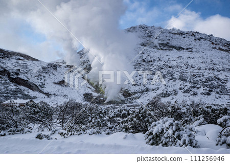 Iwooshima to raise plume 111256946