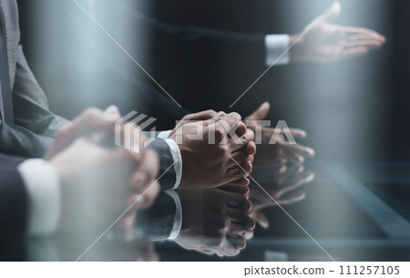 Group business people in a meeting at office 111257105