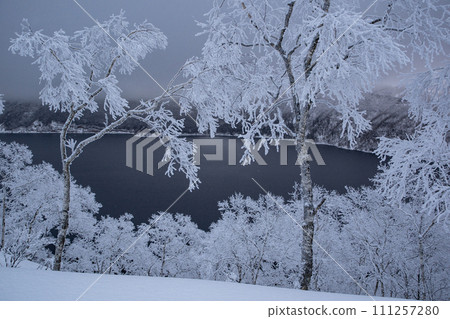 Lake Mashu has beautiful hoarfrost 111257280