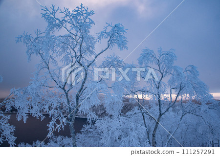 摩週湖有美麗的白霜 摩週湖有美麗的白霜 111257291