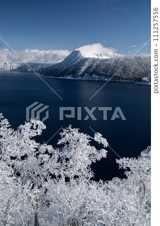 摩週湖有美麗的白霜 111257556