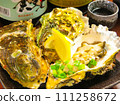 Oysters and oysters on an oyster hut plate 111258672