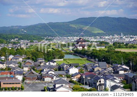 從西大寺眺望奈良市旅遊景點的全景 111259405