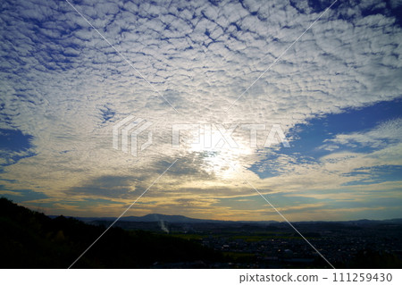Sunset with scale clouds before sunset/Kizugawa City Castle Park Sunset with scale clouds before sunset/Kizugawa City Castle Park 111259430