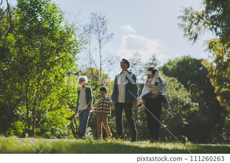 families, family, three generations 111260263