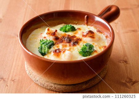 蝦和西蘭花通心粉焦乾酪 111260325