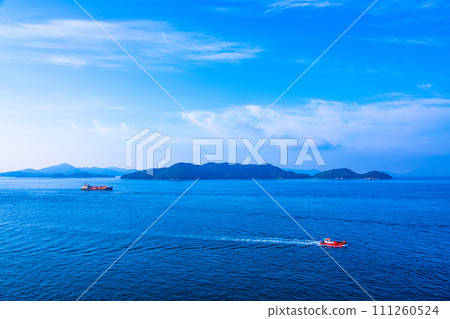 航行在瀨戶內海的船 111260524