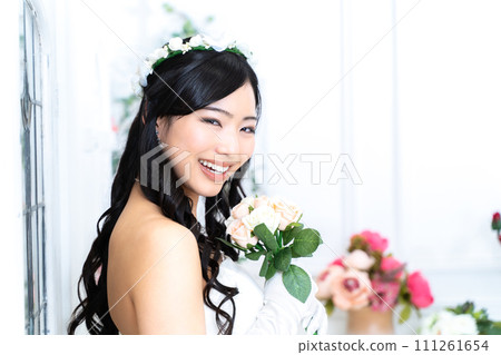 wedding mini dress bride 111261654