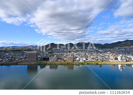 Scenery on the Gifu Prefecture side seen from the Inuyama Castle tower [Kakamigahara City, Gifu Prefecture] 111262634
