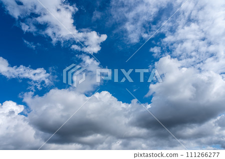 many clouds flowing in the blue sky many clouds flowing in the blue sky 111266277