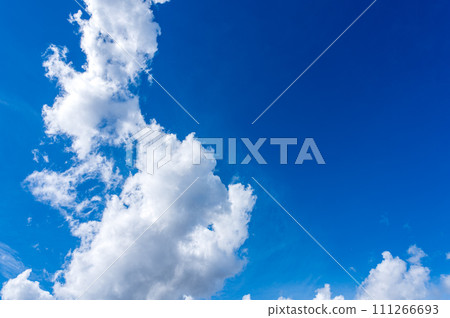 many clouds flowing in the blue sky many clouds flowing in the blue sky 111266693