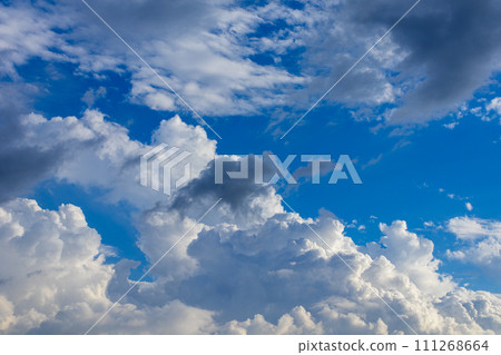 Cumulonimbus clouds appearing in the evening sky Cumulonimbus clouds appearing in the evening sky 111268664
