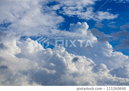 Cumulonimbus clouds appearing in the evening sky Cumulonimbus clouds appearing in the evening sky 111268698