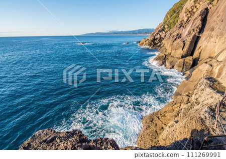[Natural formations] Coastal scenery/World Heritage Site “Onigajo” (Mie Prefecture, Kumanonada) 111269991