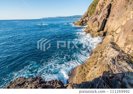 [Natural formations] Coastal scenery/World Heritage Site “Onigajo” (Mie Prefecture, Kumanonada) 111269992