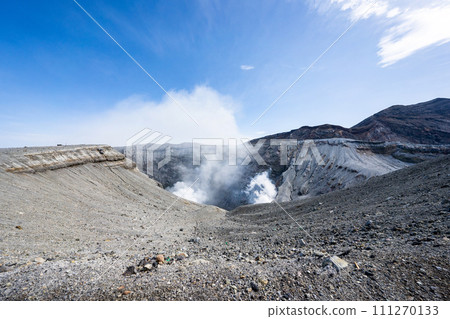 Kumamoto Prefecture/ Aso Nakadake No. 1 crater emitting volcanic smoke (tour course) Kumamoto Prefecture/ Aso Nakadake No. 1 crater emitting volcanic smoke (tour course) 111270133