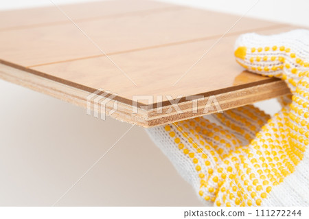 Composite (multilayer/plywood) flooring 111272244