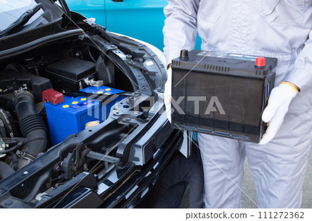 汽車電瓶更換工作 111272362