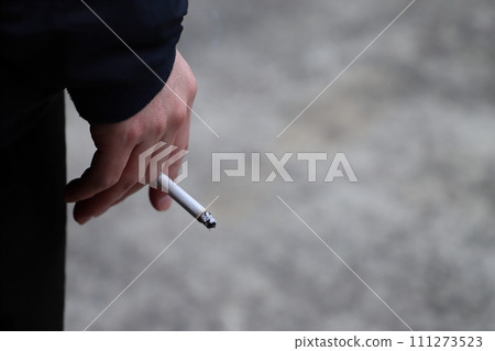 有香菸的男人 111273523