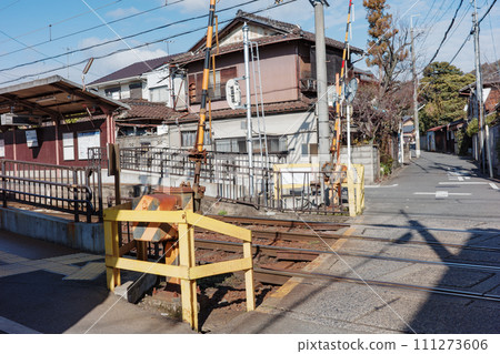 京福電鐵、京都嵐電東人院/立命館大學衣笠校園前站旁的鐵路道口 京福電鐵、京都嵐電東人院/立命館大學衣笠校園前站旁的鐵路道口 111273606