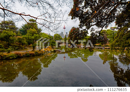 Kyoto Tower from Shosei-en Garden_5 111276635