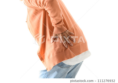 飽受背痛困擾的老年婦女〉 111276932