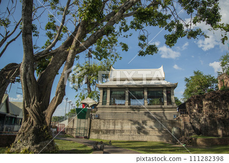 THAILAND LOPBURI WAT SAN PHRA KAN THAILAND LOPBURI WAT SAN PHRA KAN 111282398