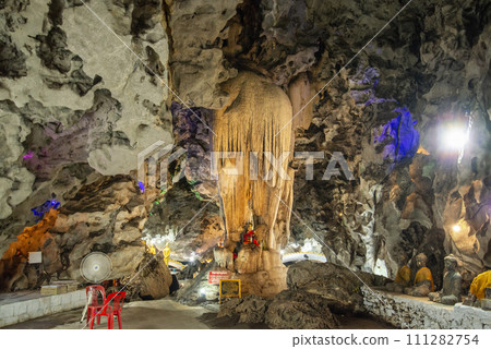 THAILAND RATCHABURI WAT THAM NAM CAVE 111282754