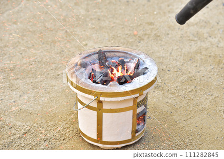 七輪及炭火 圖片素材 生火 戶外炭燒烤 111282845