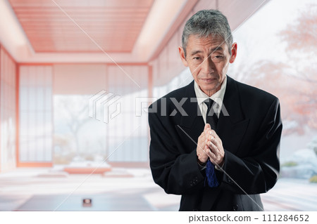 老人參加葬禮 老人參加葬禮 111284652