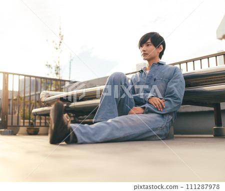 Outdoor male portrait shoot 111287978