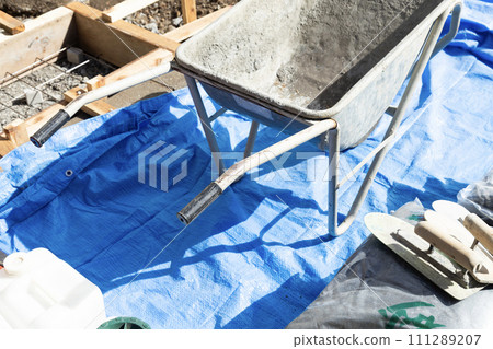 Concrete placing Concrete placing 111289207