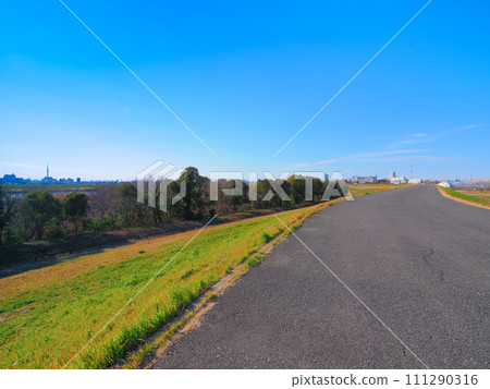 美麗的天空和筆直的道路 美麗的天空和筆直的道路 111290316