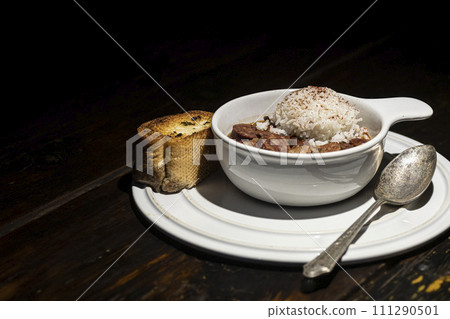 Chocolate chip and toffee chip cookies. 111290501