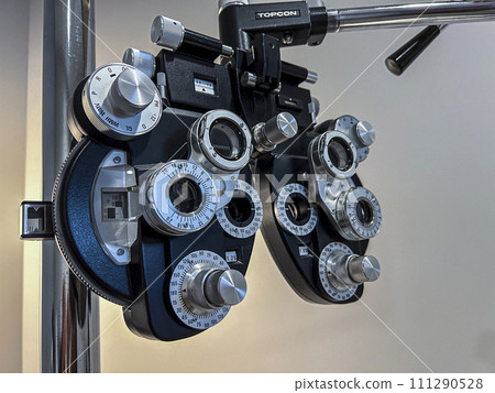 Phoropter or ophthalmoscope equipment macro. 111290528