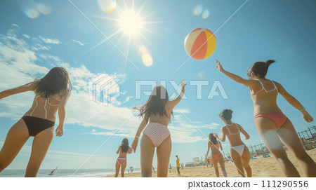 AI 圖像生成 穿著泳衣在沙灘上玩耍的年輕女性 AI 圖像生成 穿著泳衣在沙灘上玩耍的年輕女性 111290556