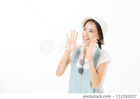 20多歲穿短袖的女子肖像 111292917